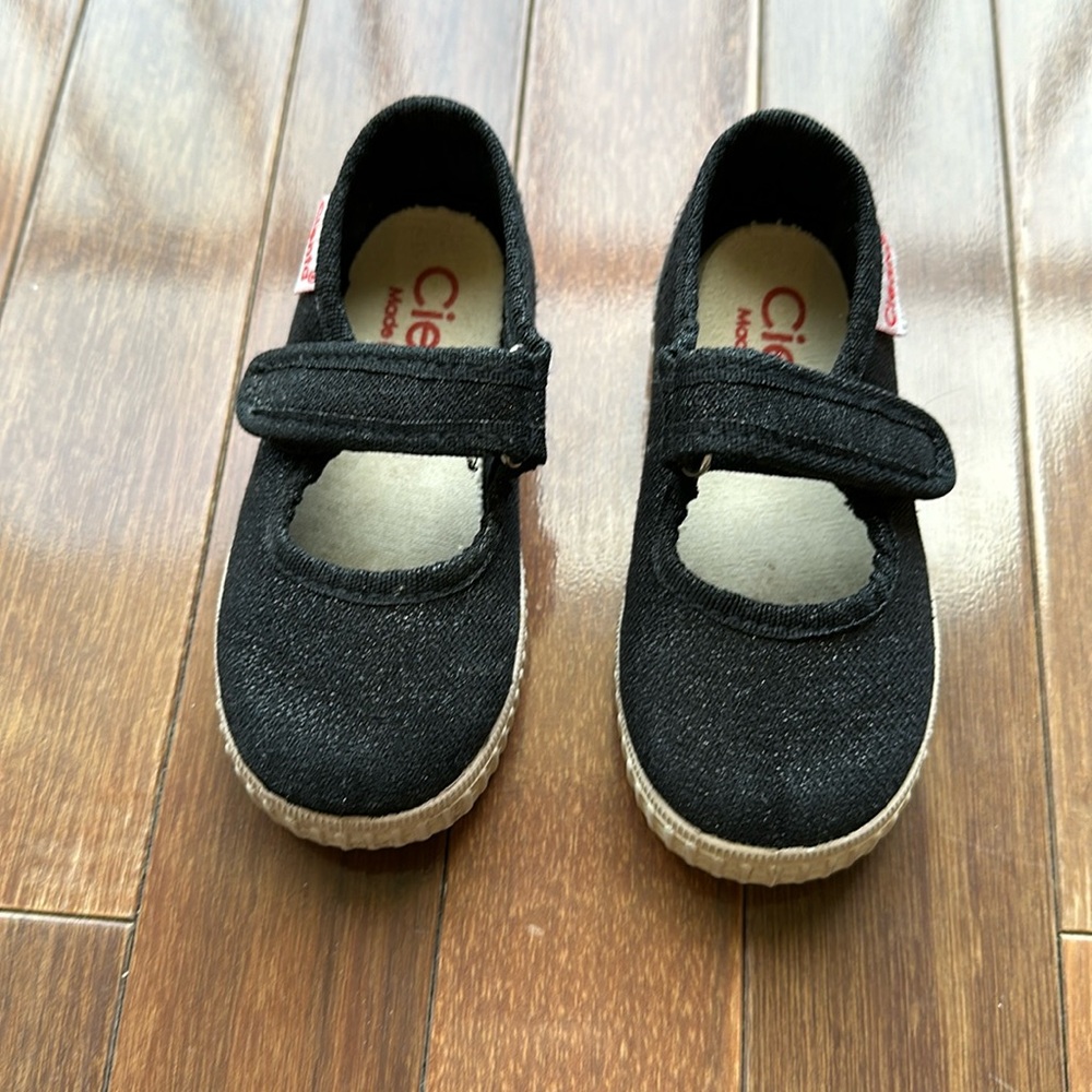 Cienta Mary Jane Shoes
